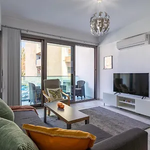 crystal-2-bedroom-apartment-in-larnaca.protaras-cy-hotels.com/